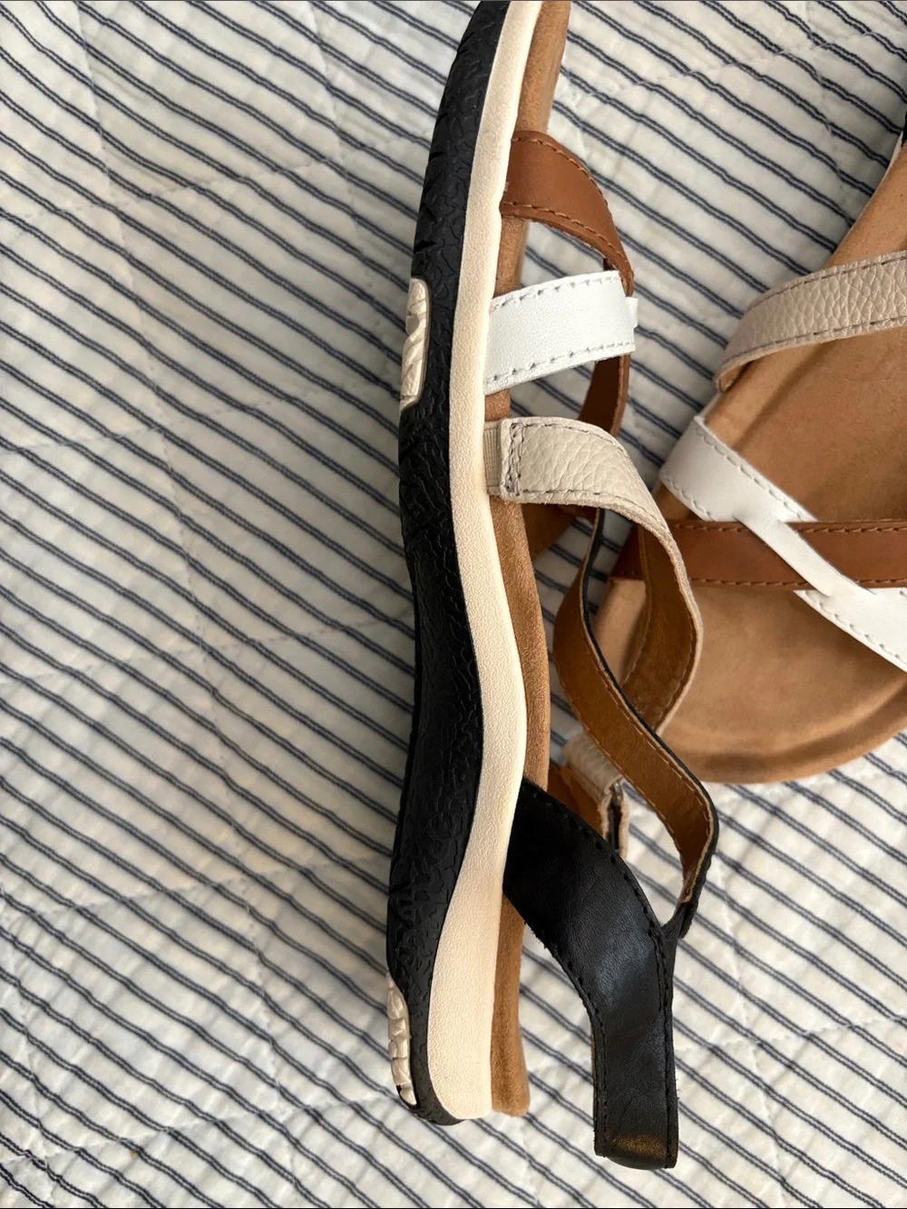 Earth Origins Women's Multi-Striped Neutral Leather Sandals size 7.5